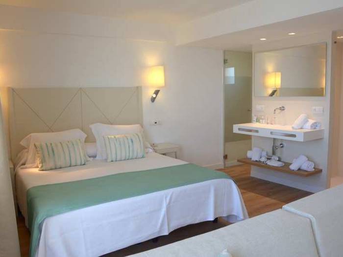 Junior suite blau punta reina family resort mallorca Junior suite blau punta reina family resort mallorca