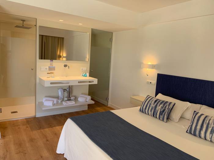 Junior suite blau punta reina resort mallorca Junior suite blau punta reina resort mallorca
