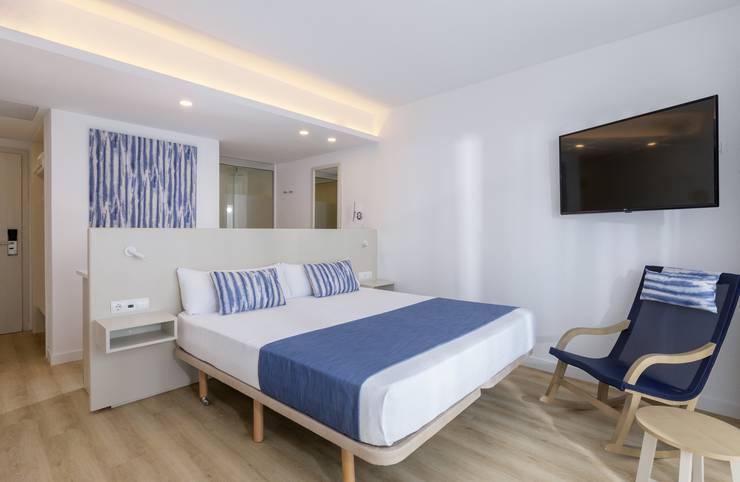 Doppelzimmer mit frontmeerblick deluxe blau punta reina  Mallorca