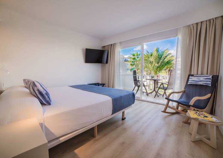 Double room superior with balcony Blau Punta Reina  Majorca