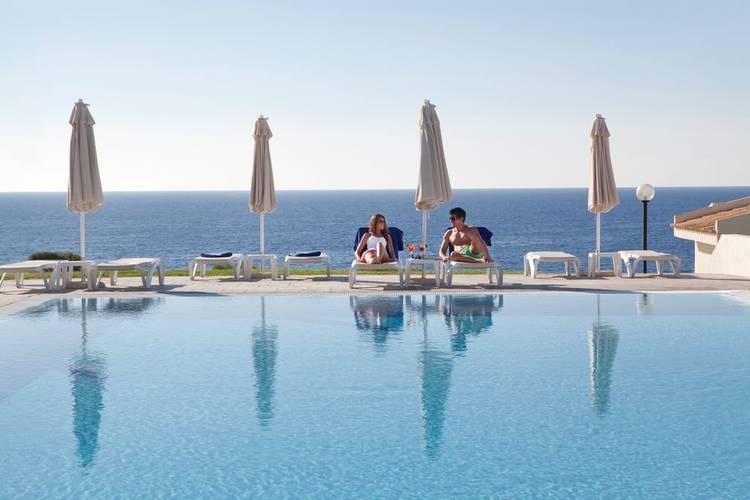 Swimming pool blau punta reina  Majorca