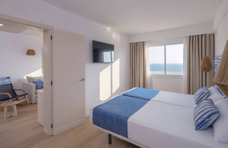 Junior suites avec vue frontale sur la mer blau punta reina  Majorque