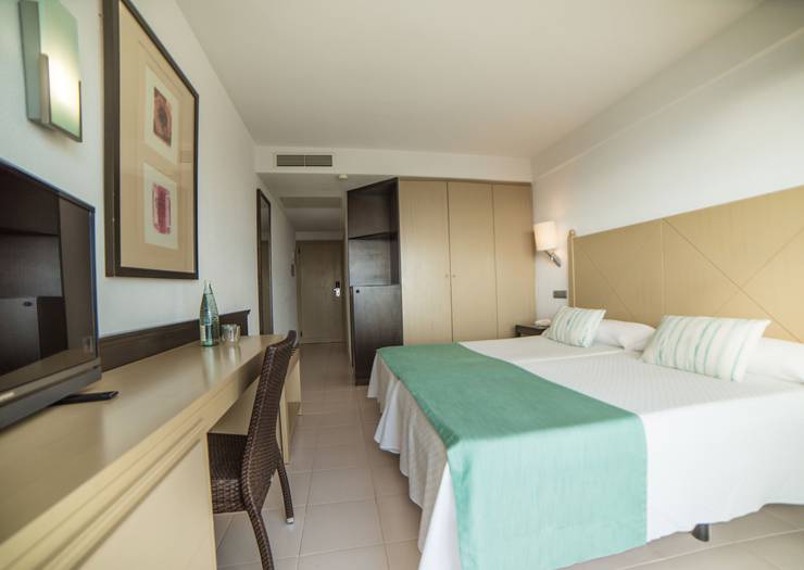 Doppelzimmer mit meerblick blau punta reina  Mallorca