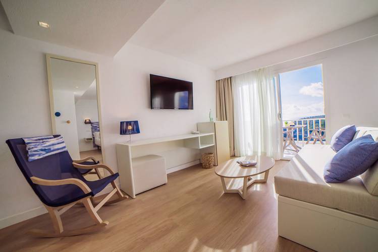 Junior suite avec vue sur la mer cala romántica blau punta reina Majorque Junior suite avec vue sur la mer cala romántica blau punta reina Majorque