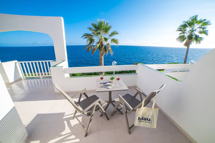 Junior suite vista mar frontal blau punta reina resort mallorca Junior suite vista mar frontal blau punta reina resort mallorca