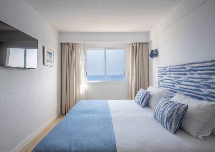 Junior suite sea view cala romántica blau punta reina Majorca Junior suite sea view cala romántica blau punta reina Majorca