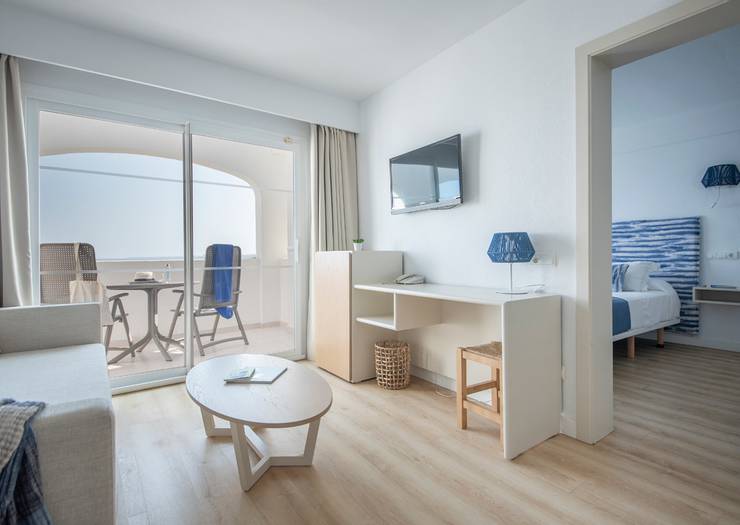 Junior suite sea view cala romántica blau punta reina Majorca Junior suite sea view cala romántica blau punta reina Majorca