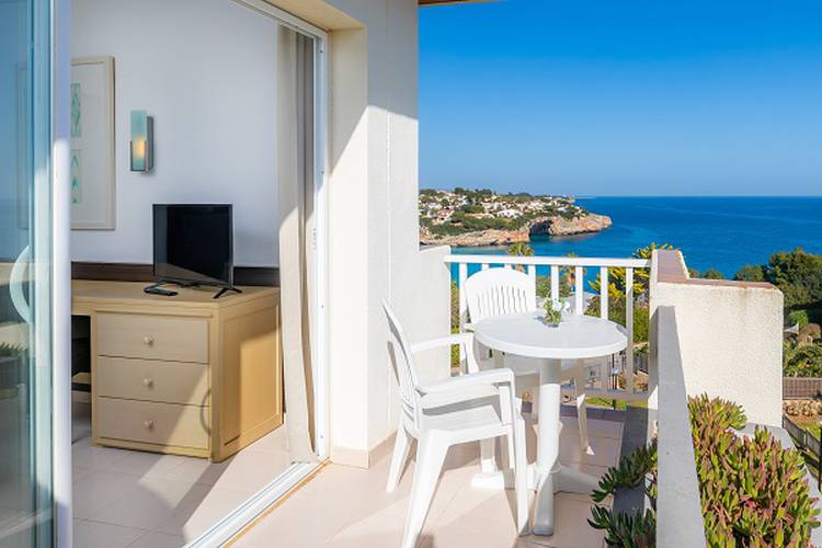 Doppelzimmer mit frontmeerblick blau punta reina  Mallorca
