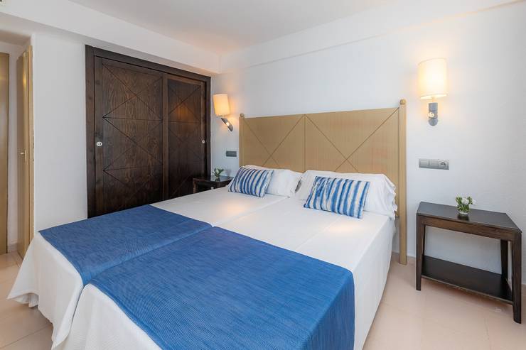 Doppelzimmer blau punta reina family resort mallorca Doppelzimmer blau punta reina family resort mallorca