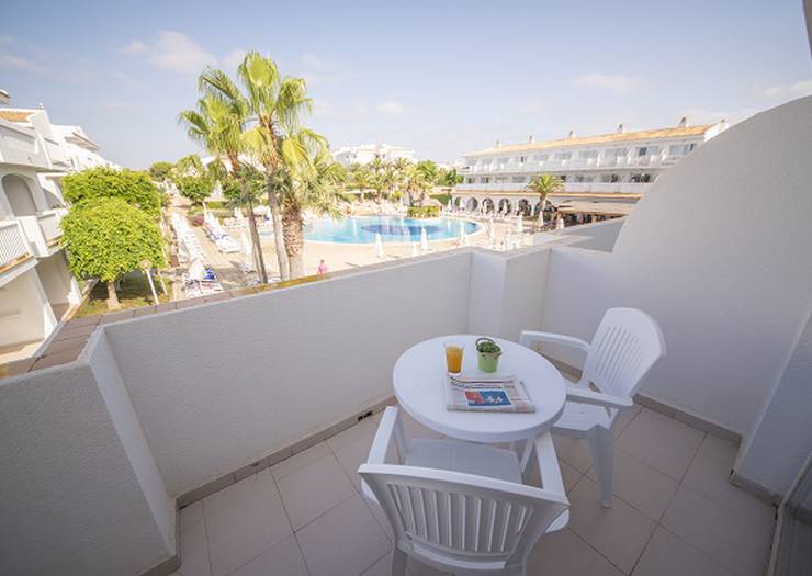 Doble vista piscina Blau Punta Reina Mallorca Doble vista piscina Blau Punta Reina Mallorca