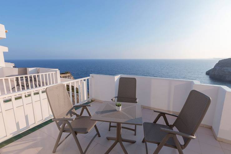 Junior suite vista mar frontal blau punta reina resort mallorca Junior suite vista mar frontal blau punta reina resort mallorca