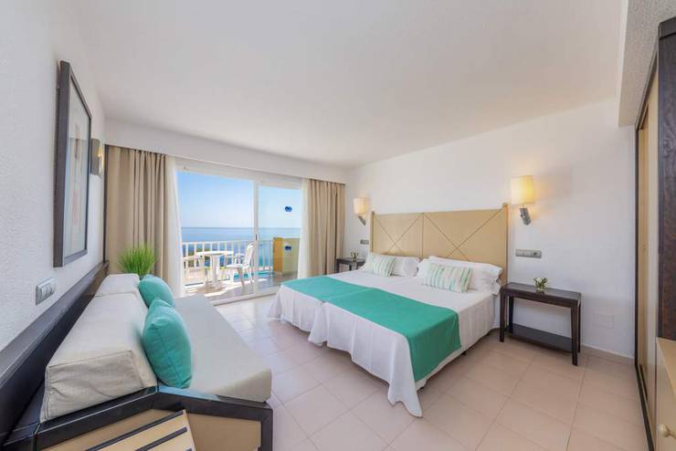 Doppelzimmer mit frontmeerblick deluxe blau punta reina family resort mallorca Doppelzimmer mit frontmeerblick deluxe blau punta reina family resort mallorca