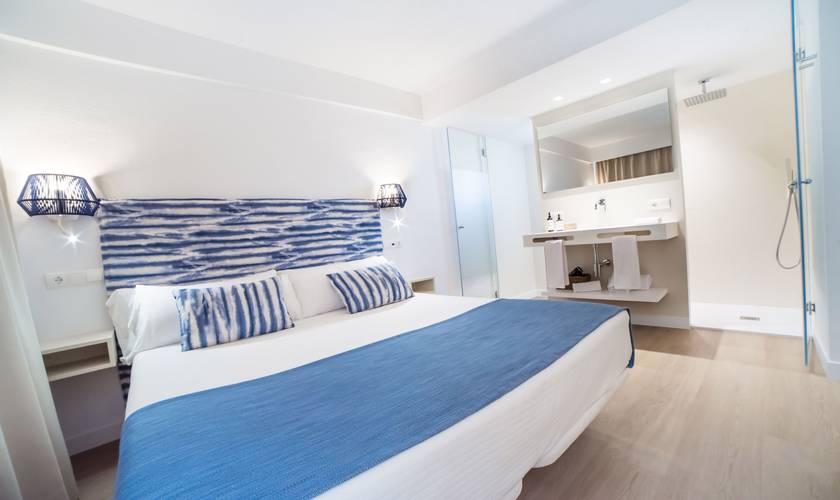 Junior suite vista mare cala romántica blau punta reina Resort Maiorca Junior suite vista mare cala romántica blau punta reina Resort Maiorca
