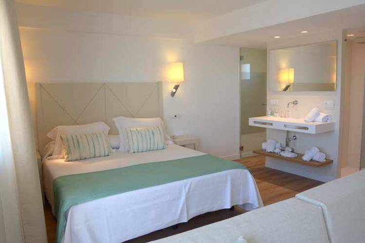 Junior Suite Sea View Cala Romántica Blau Punta Reina Resort Majorca Junior Suite Sea View Cala Romántica Blau Punta Reina Resort Majorca