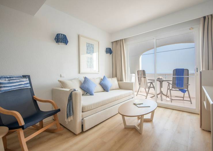 Junior suite sea view cala romántica blau punta reina Majorca Junior suite sea view cala romántica blau punta reina Majorca