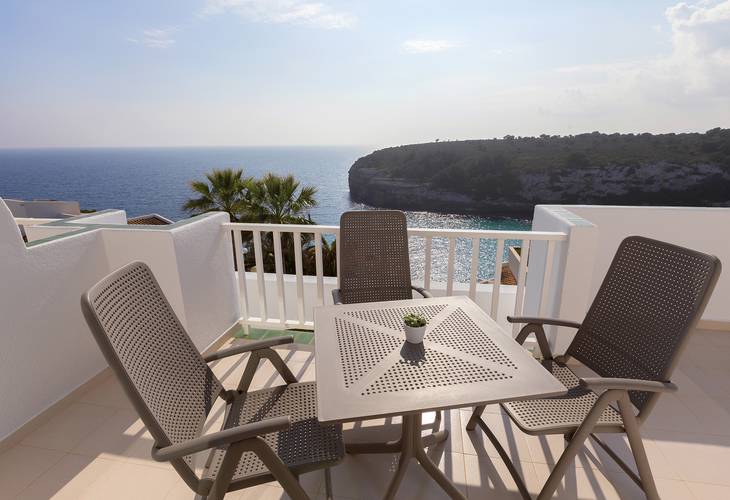 Junior suite sea view cala romántica blau punta reina resort majorca Junior suite sea view cala romántica blau punta reina resort majorca