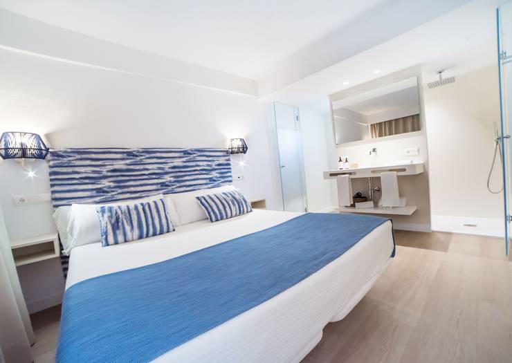 Junior suite sea view cala romántica blau punta reina Majorca Junior suite sea view cala romántica blau punta reina Majorca