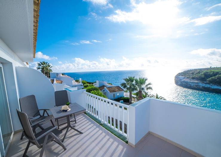 Junior suite sea view cala romántica blau punta reina Majorca Junior suite sea view cala romántica blau punta reina Majorca