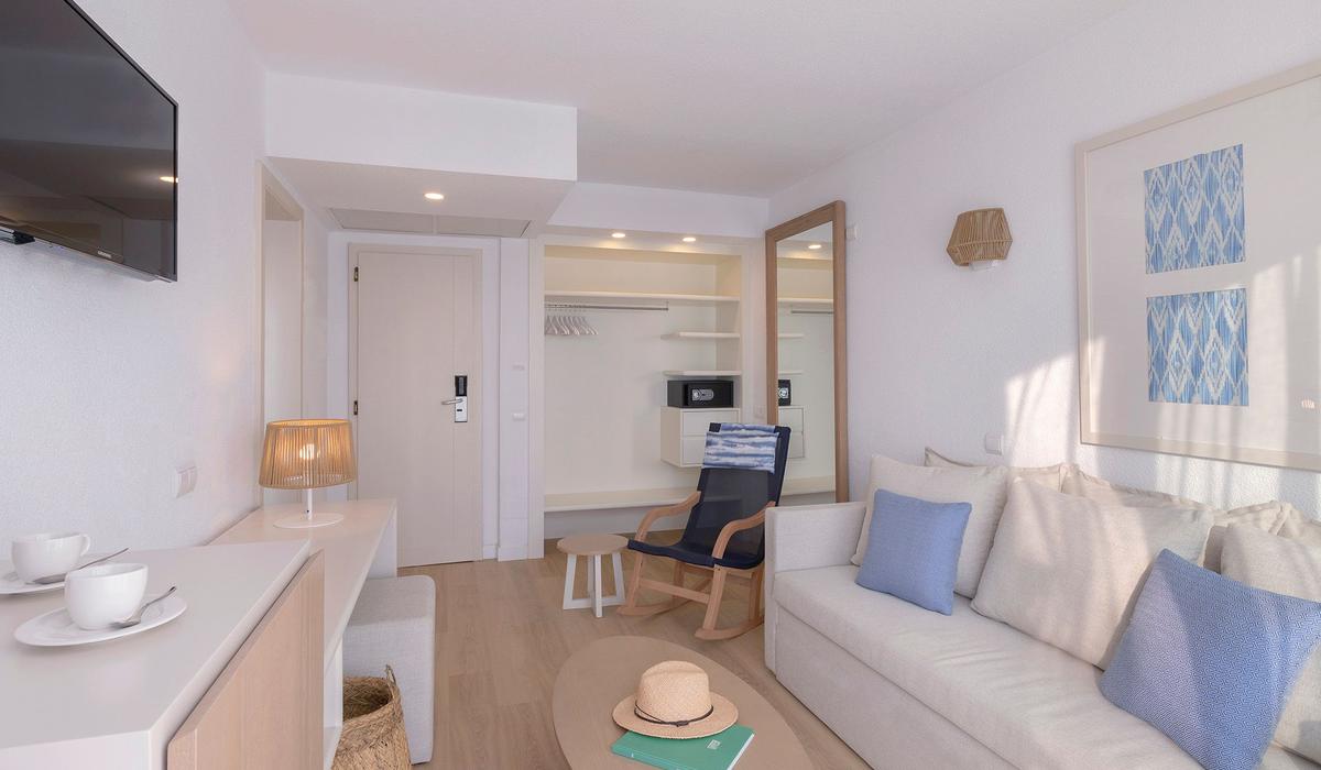 Junior Suite con Balcone Blau Punta Reina Resort Maiorca Junior Suite con Balcone Blau Punta Reina Resort Maiorca
