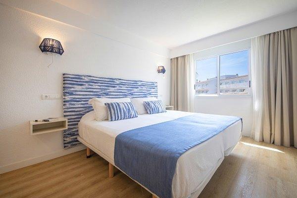 Junior Suite con Balcone Blau Punta Reina Resort Maiorca Junior Suite con Balcone Blau Punta Reina Resort Maiorca